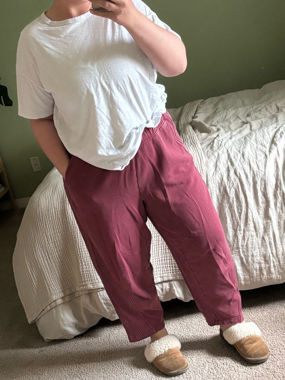 Aerie oh snap burgundy barrel sweats size L